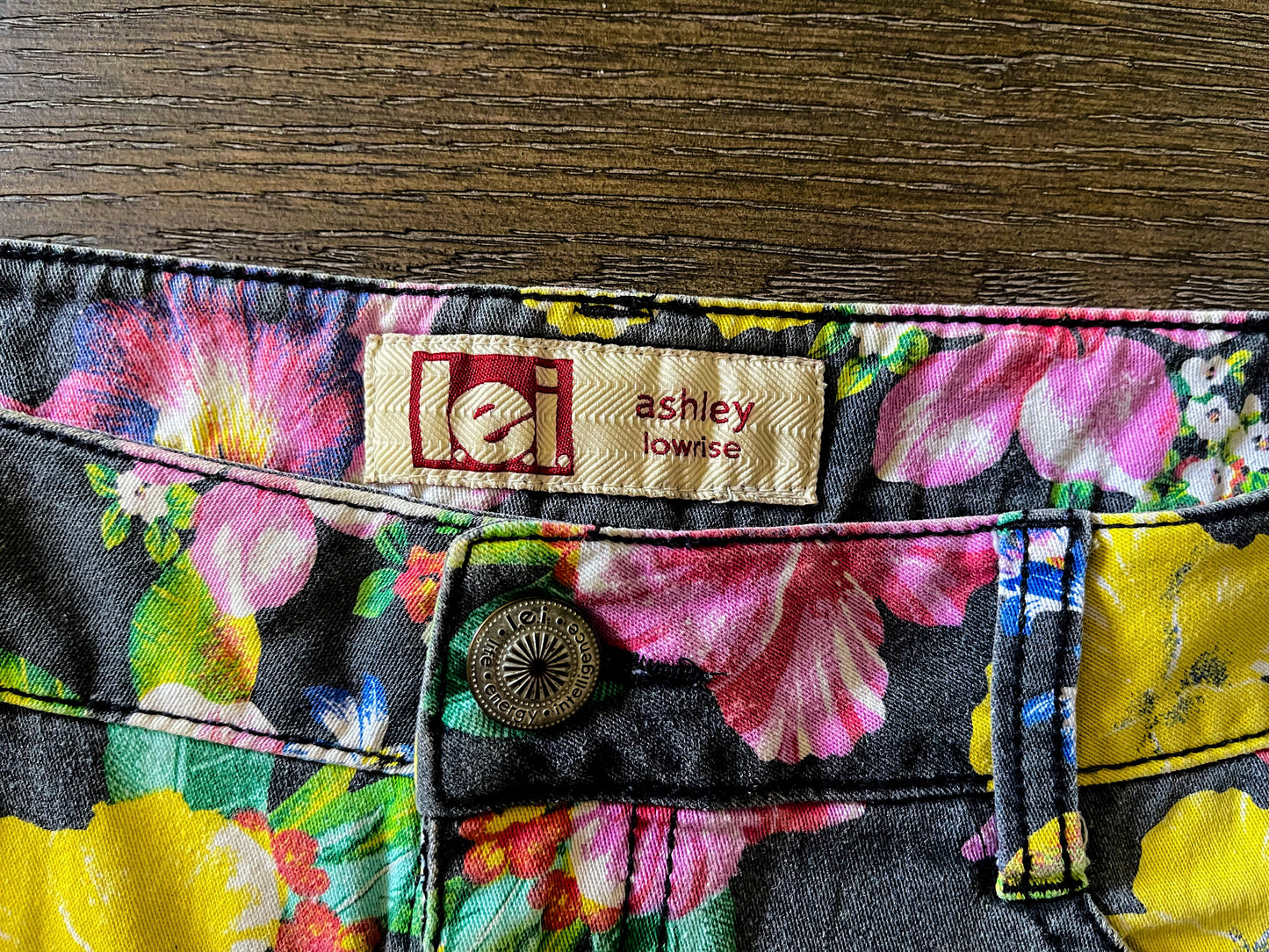 L.e.i Ashley Lowrise - Women’s Floral Jean Short - Size (Small)