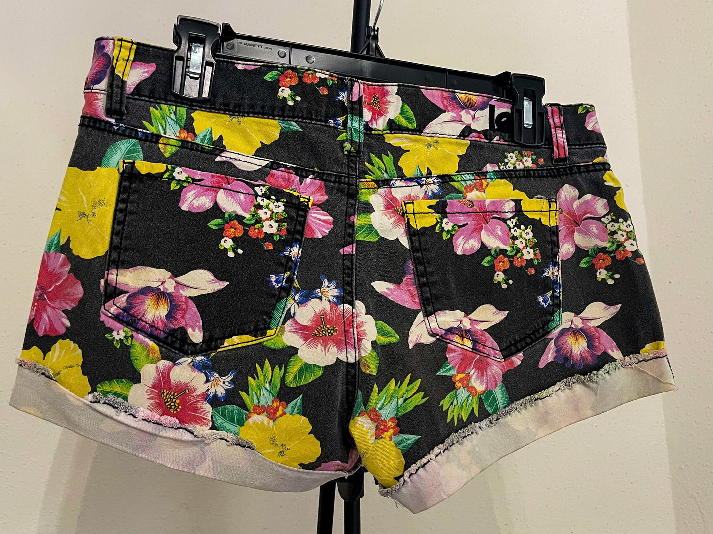 L.e.i Ashley Lowrise - Women’s Floral Jean Short - Size (Small)
