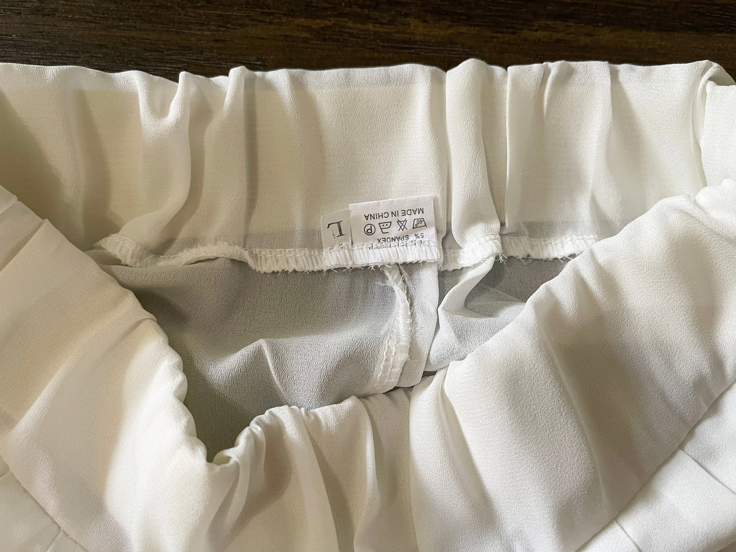 Wide Leg - Women’s White Pants - Size (L)