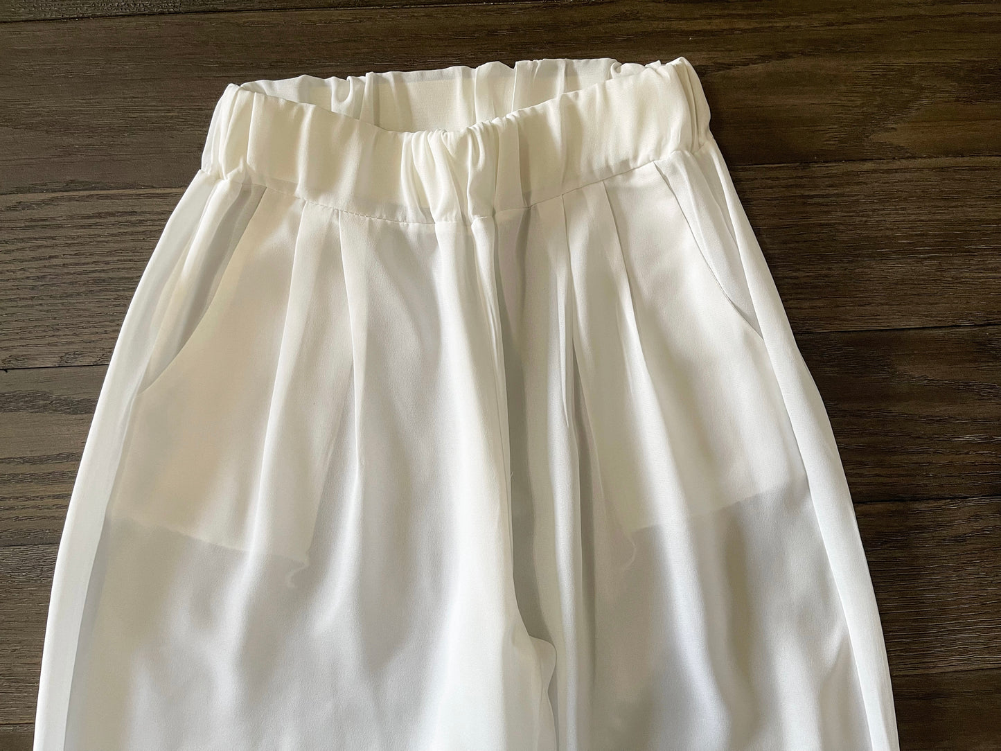 Wide Leg - Women’s White Pants - Size (L)