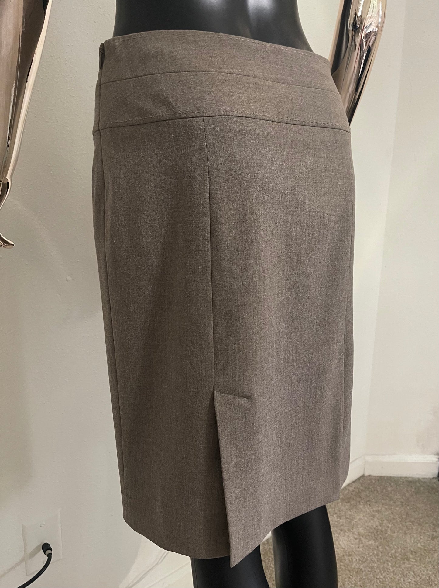 The Limited- Women’s Knit Pencil Skirt - Size (2)