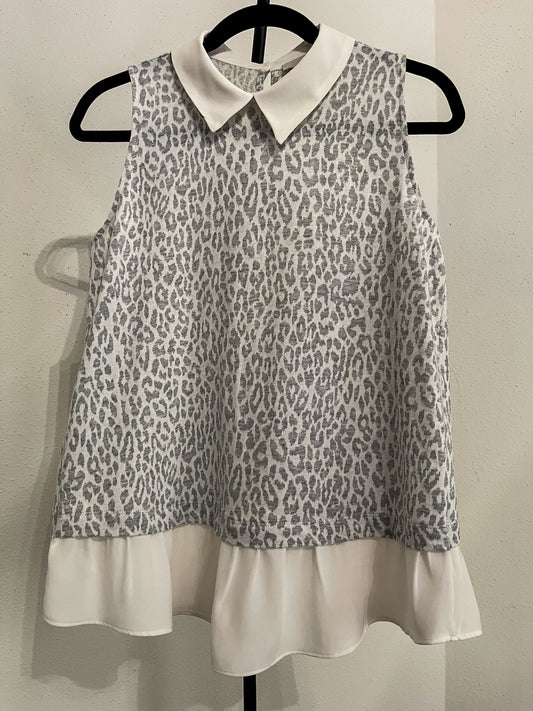 LOFT Women’s Gray Leopard Print Blouse Size ( XS )