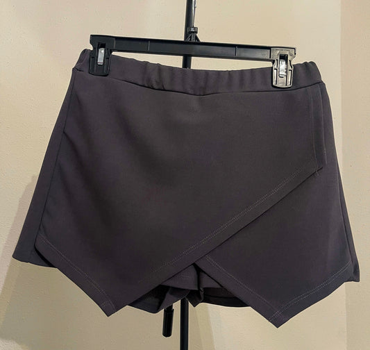 Apple Tree - Gray Split Hem Women’s Skort - Size (Small)
