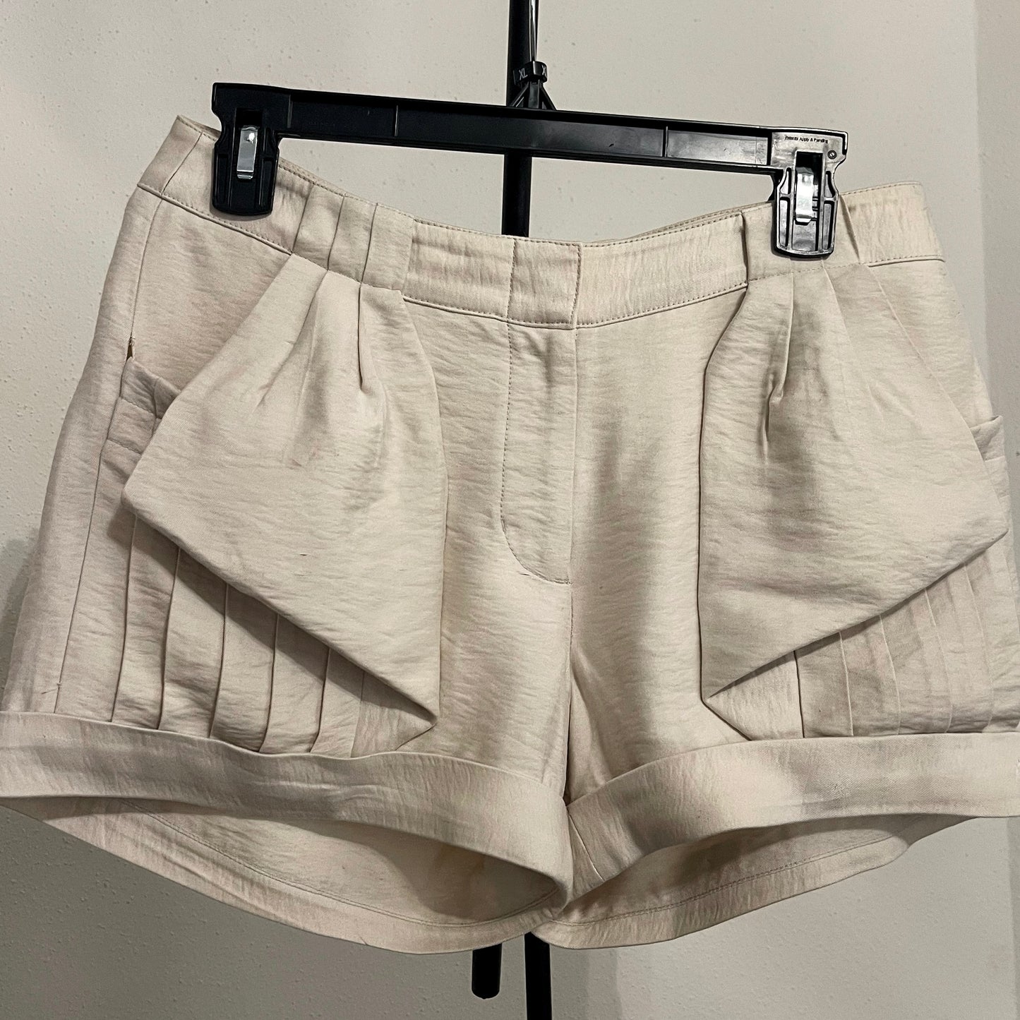 BCBG Maxazria - Women’s Beige Short - Size (06)
