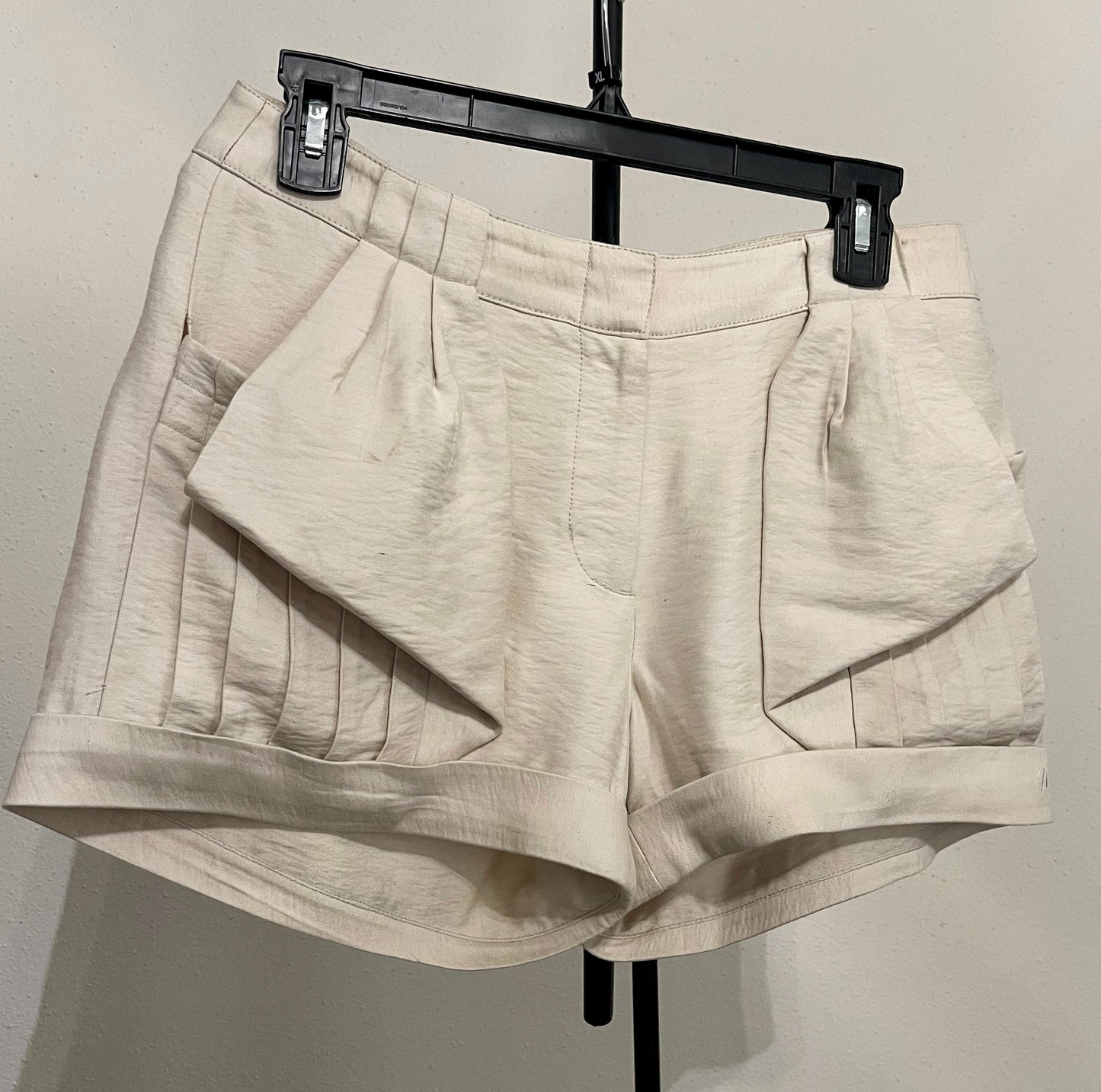 BCBG Maxazria - Women’s Beige Short - Size (06)
