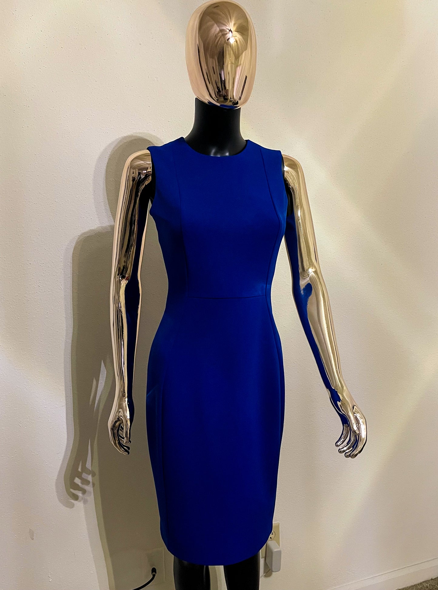 Calvin Klein Women’s Navy Blue Sleeveless Dress Size (2)